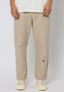 BUTTON CHINO STONE