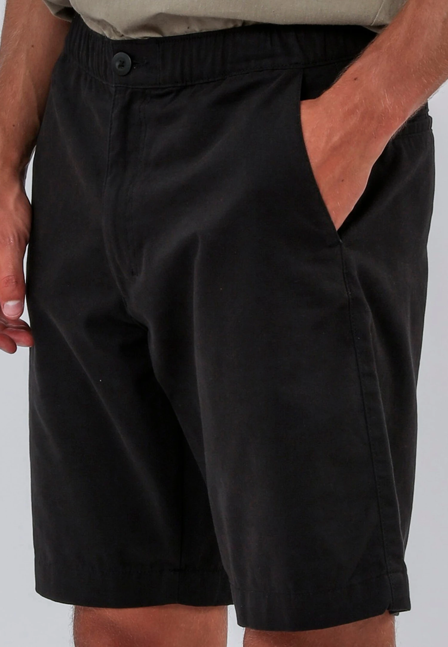 ELASTICATED LONGLINE CHINO SHORTS BLACK 8 ELASTICATED LONGLINE CHINO SHORTS BLACK - Image 6