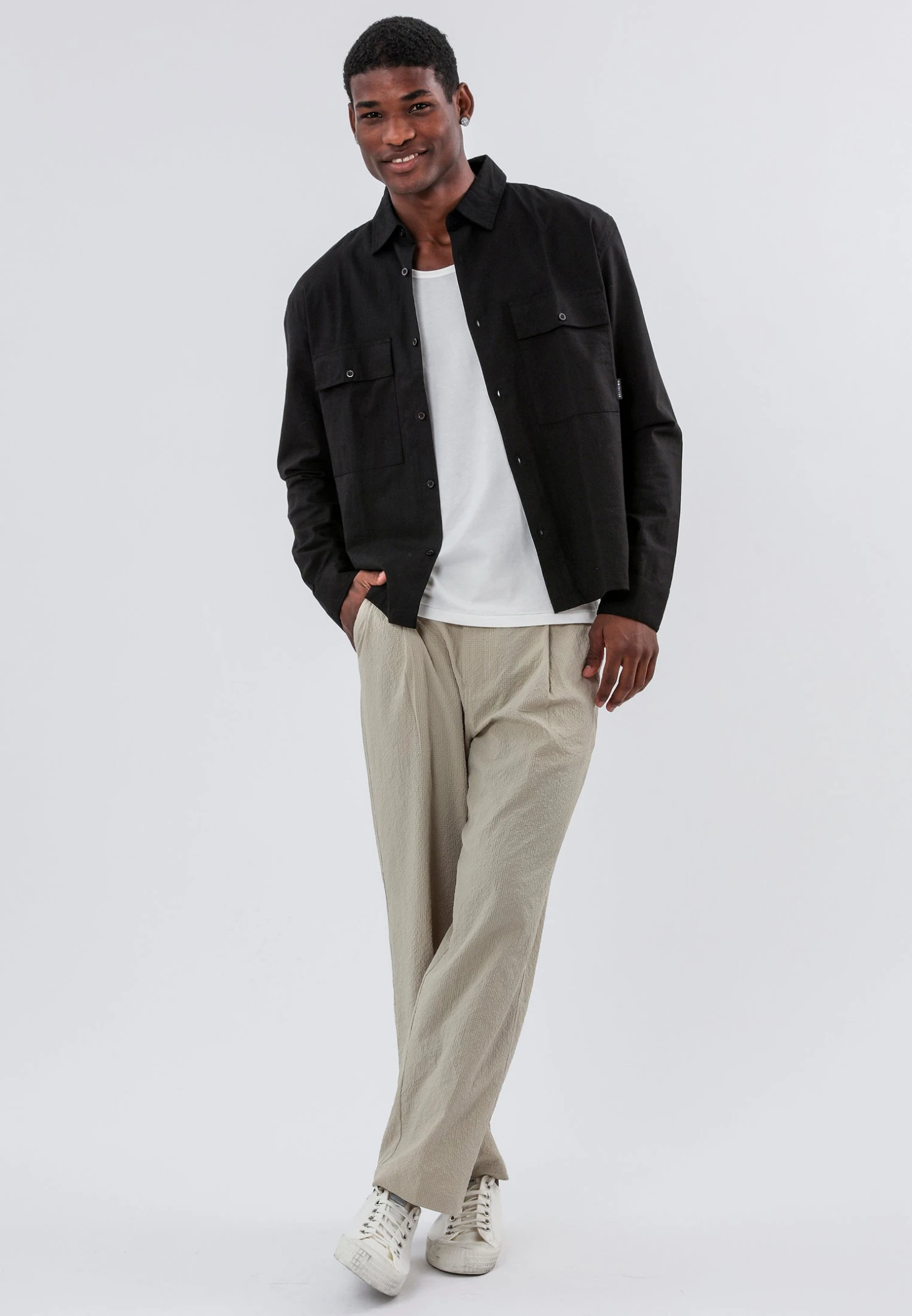 TWO POCKET RELAXED LINEN BLEND SHIRT BLACK 6 TWO POCKET RELAXED LINEN BLEND SHIRT BLACK - Image 4