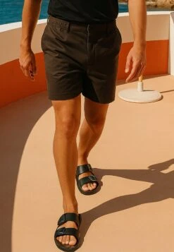 SAINT-TROPEZ ELASTICATED HOLIDAY SHORTS CHOCOLATE