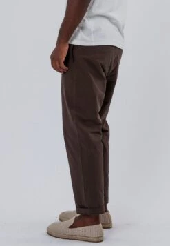 SAINT-TROPEZ LIGHTWEIGHT HOLIDAY CHINOS CHOCOLATE -Religion Clothing 15HLWP56 LIGHTWEIGHT BASIC CHINO CHOCOLATE 20