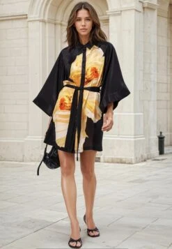 LUSTER TUNIC CHARM BRIGHT YELLOW