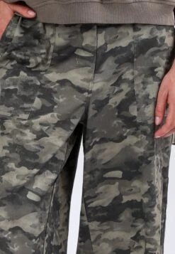 REVELATION TROUSERS CAMO 13 REVELATION TROUSERS CAMO -Religion Clothing 55HRAP86CAMO5 cd3e3bc5 ec50 48b7 bf97 9192f3b86e71