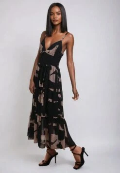 NADIA DRESS FACADE -Religion Clothing 55indd22facade2