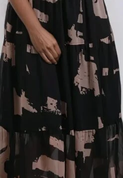 NADIA DRESS FACADE -Religion Clothing 55indd22facade4