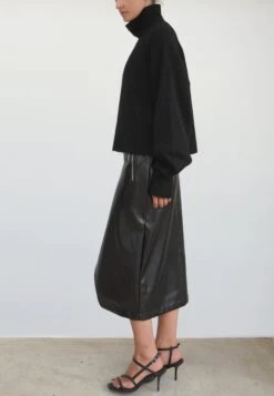 DESTINATION SKIRT BLACK -Religion Clothing DSC04550