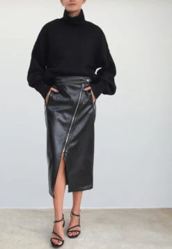 DESTINATION SKIRT BLACK -Religion Clothing DSC04563