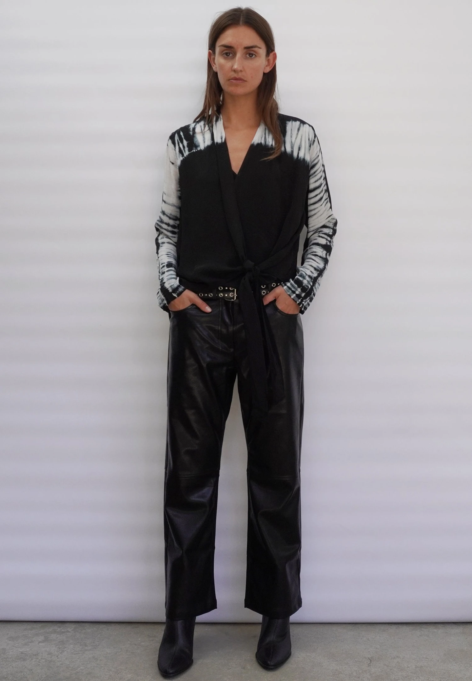 HIDDEN TOP BLACK & WHITE 8 HIDDEN TOP BLACK & WHITE - Image 6