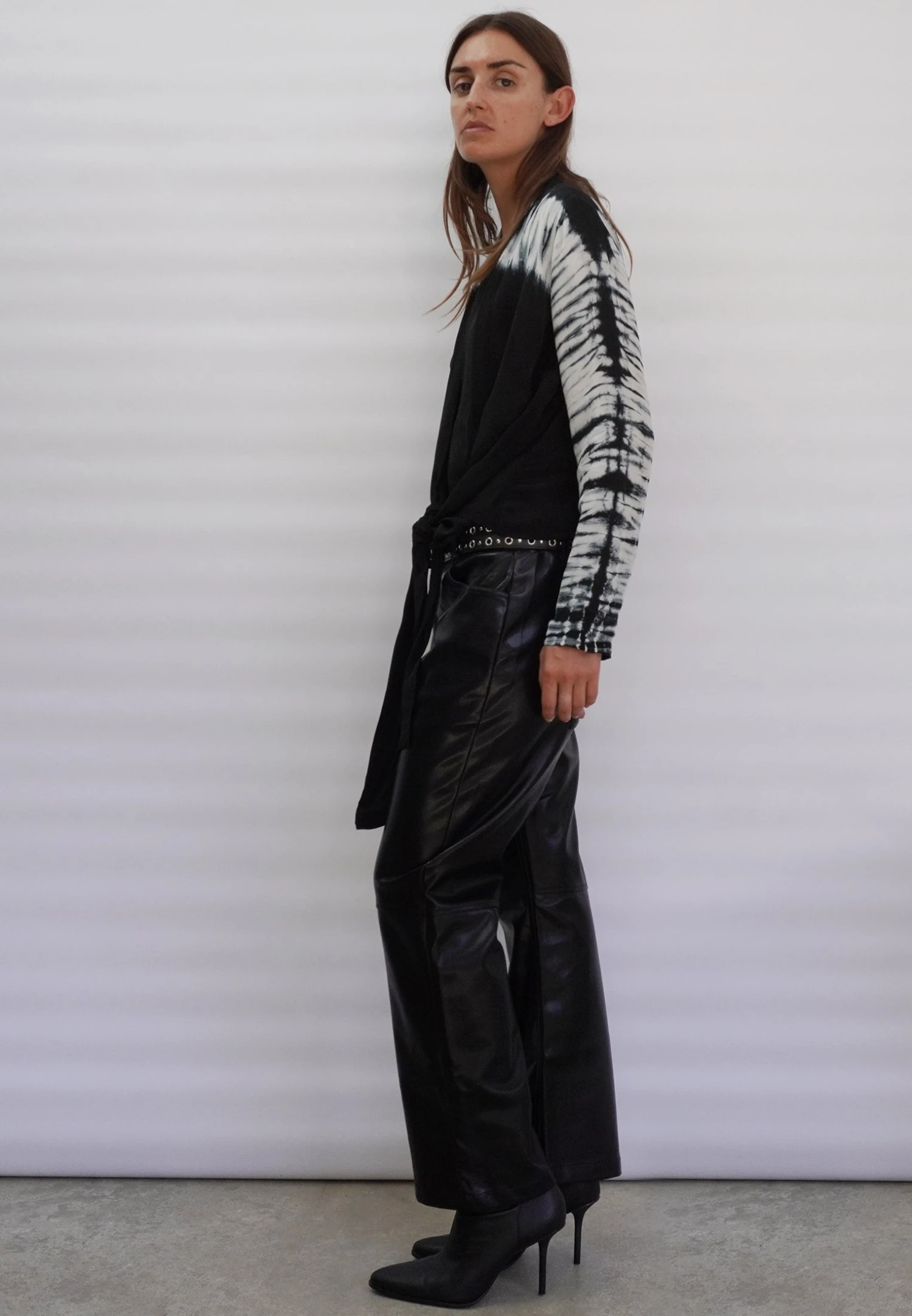 HIDDEN TOP BLACK & WHITE 9 HIDDEN TOP BLACK & WHITE - Image 7