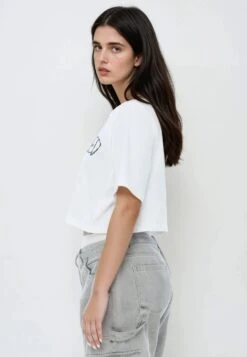 UNEMPLOYED CROP TOP WHITE 14 UNEMPLOYED CROP TOP WHITE -Religion Clothing UNEMPLOYED 18