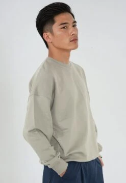 RELIGION UK SWEAT KHAKI 10 RELIGION UK SWEAT KHAKI -Religion Clothing Untitled 1 0018 60A7512 Noah Studio