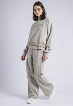 APPLIQUE RELAXED SWEATPANTS STONE -Religion Clothing WCTAQP99PURECASHMERE6 f509aacf efaa 4d4e 9123 d690e2e18767