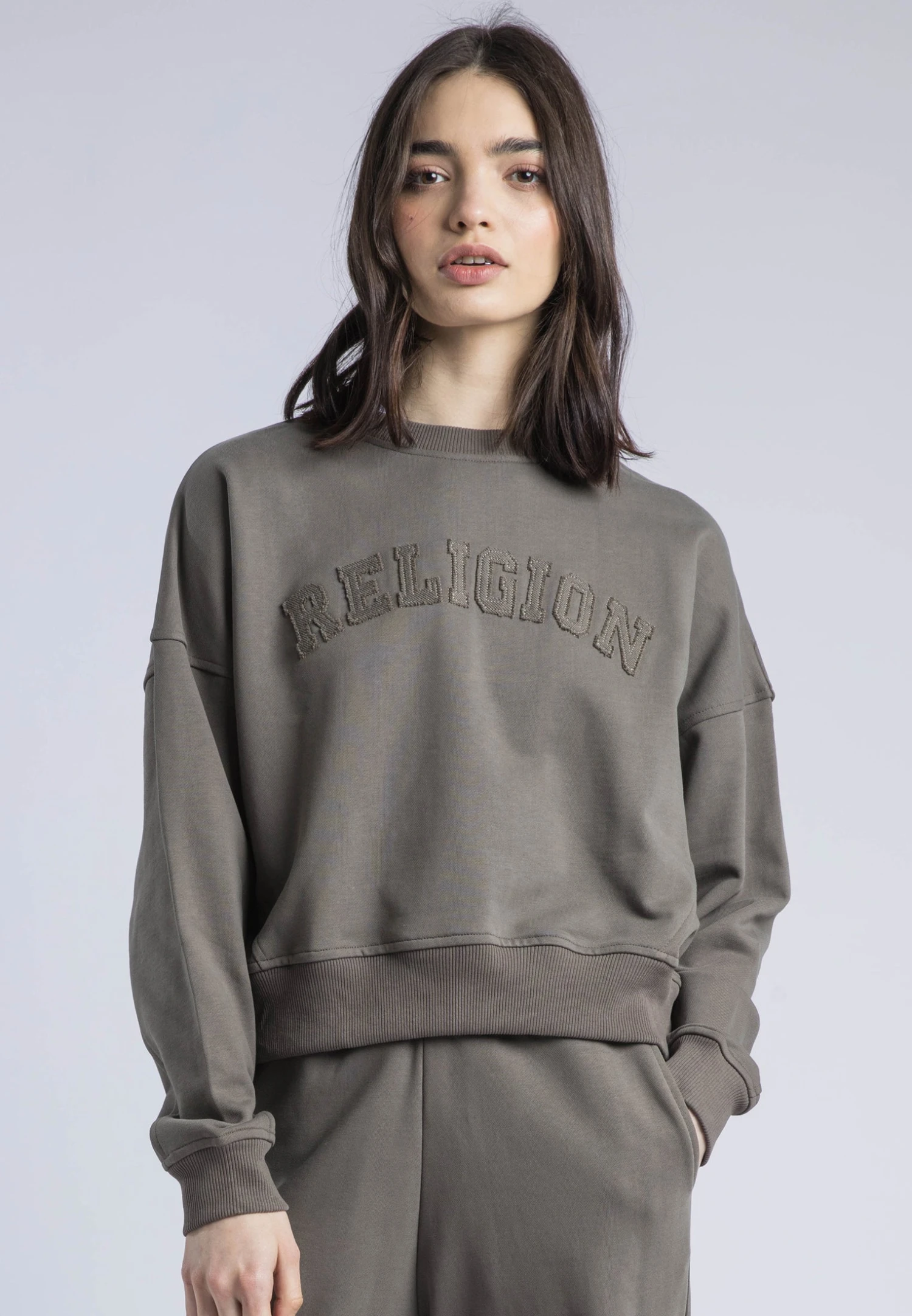 APPLIQUE BATWING SWEAT BRINDLE 3 APPLIQUE BATWING SWEAT BRINDLE