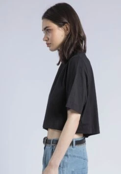 BASIC CROP T-SHIRT BLACK -Religion Clothing WCTCOT63BLACK3 86279752 74da 47a9 9e4e f0e7f0601a19