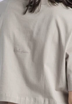 BASIC CROP T-SHIRT STONE 13 BASIC CROP T-SHIRT STONE -Religion Clothing WCTCOT63WHITEONYX4