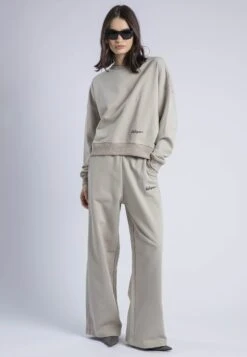 EMBROIDERY RELAXED SWEATPANTS STONE 10 EMBROIDERY RELAXED SWEATPANTS STONE -Religion Clothing WCTREP99PURECASHMERE6 da56e4e0 c785 4e75 88b9 4d708eb63a75