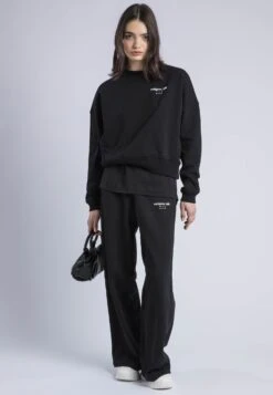 RELIGION UK BATWING SWEAT BLACK 13 RELIGION UK BATWING SWEAT BLACK -Religion Clothing WCTRUW51BLACK6 73d1997e fd13 4cb7 9405 514ea8a3303a