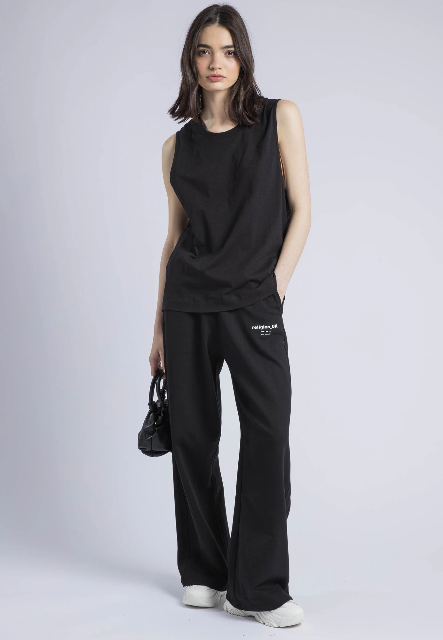 RELAXED BASIC VEST BLACK 4 RELAXED BASIC VEST BLACK - Image 2