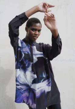 CONSTELLATION SHIRT LILY BLUE