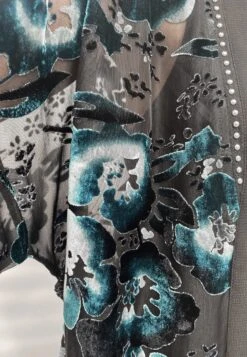 LUMINOSITY KAFTAN 23 LUMINOSITY KAFTAN -Religion Clothing luminositycardi9